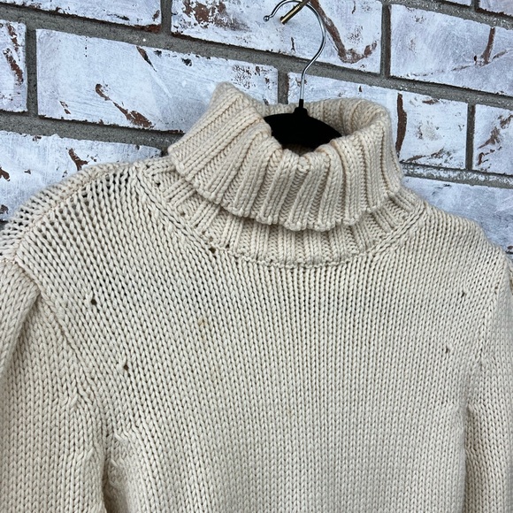 Iris Singer | Turtleneck Sweater - Picture 2 of 5